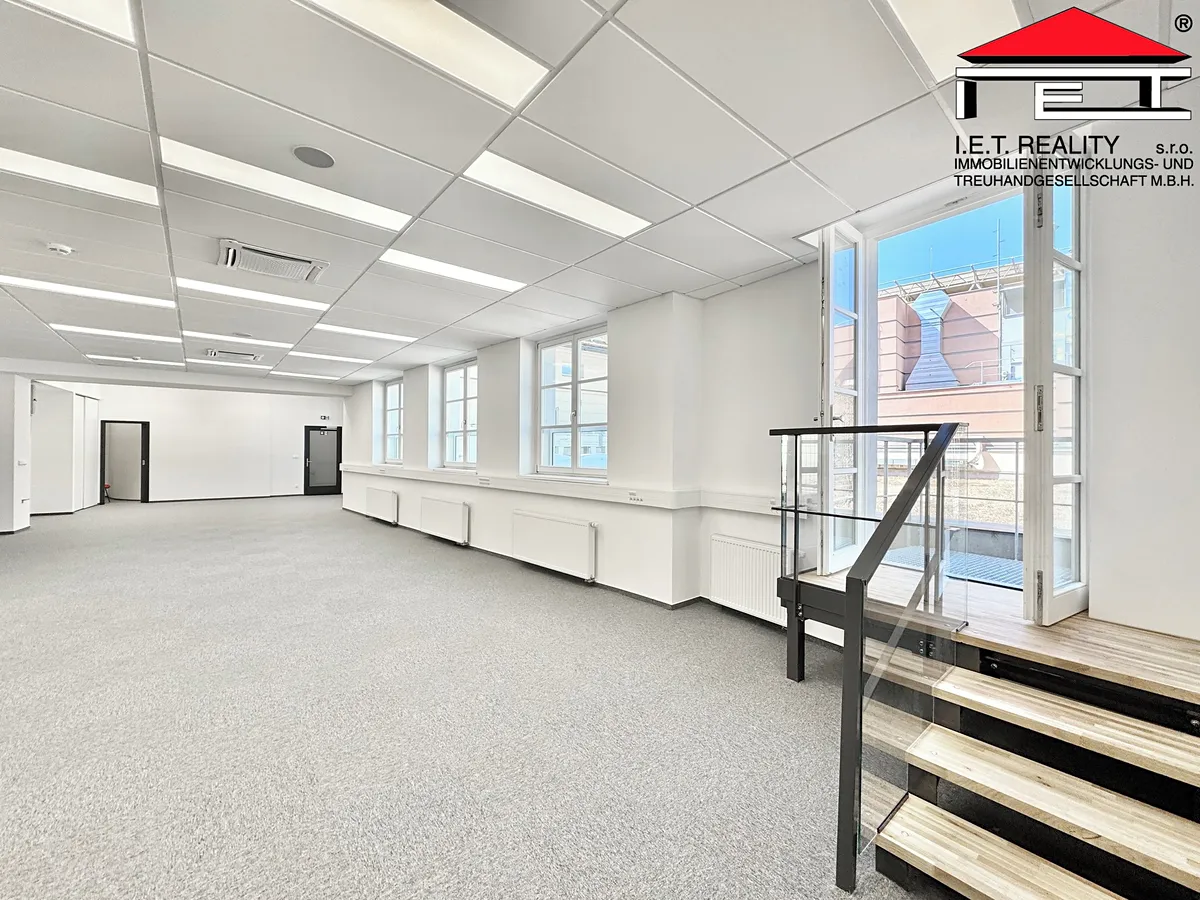 Pronájem kanceláře 153 m²